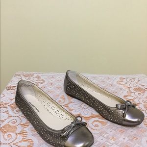 6.5 Anne Klein shoes.